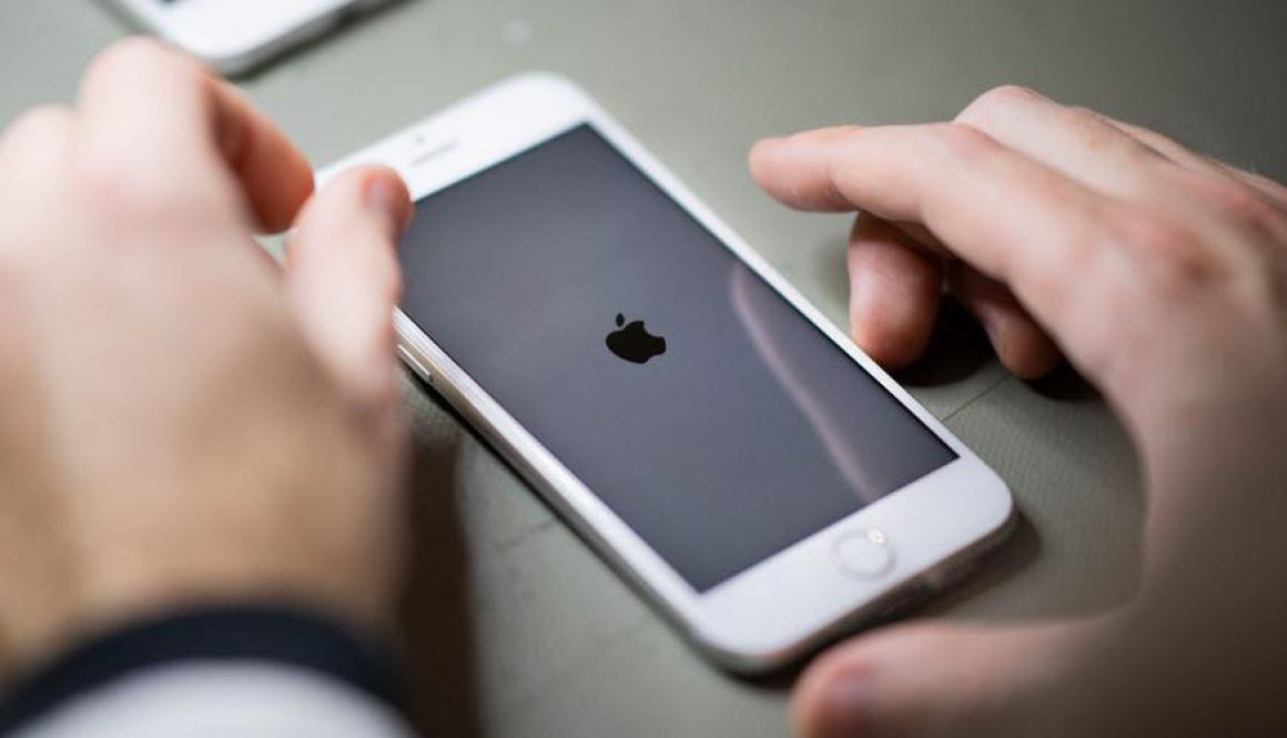 FILES-US-INTERNET-CHILDREN-IT-ASSAULT-APPLE